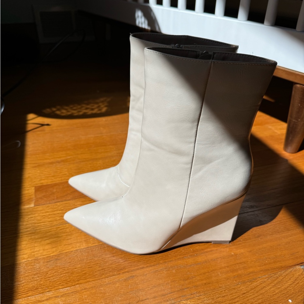 Women’s wedge booties